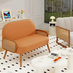 Causeuse en similicuir beige/vert/orange avec accoudoirs en rotin naturel et pieds en bois massif – 2 places