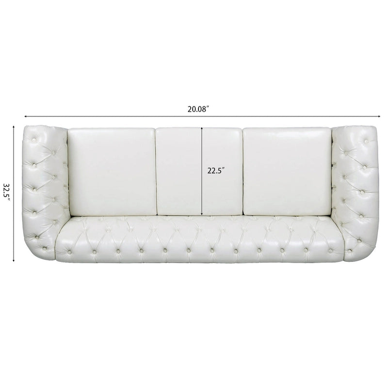 Canapé 3 places Chesterfield en similicuir blanc avec accoudoirs roulés, clous décoratifs argentés et pieds en bois