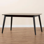 Table de salle à manger rectangulaire du milieu du siècle en chêne naturel / noir / noyer brun avec pieds inclinés et coins arrondis – 6 places