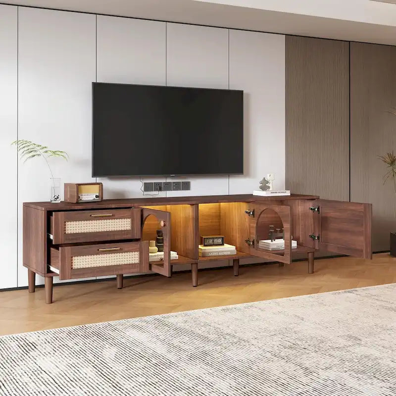 Meuble TV en MDF marron foncé avec tiroirs en rotin PE, 4 portes en verre trempé et pieds en bois massif – Unité simple