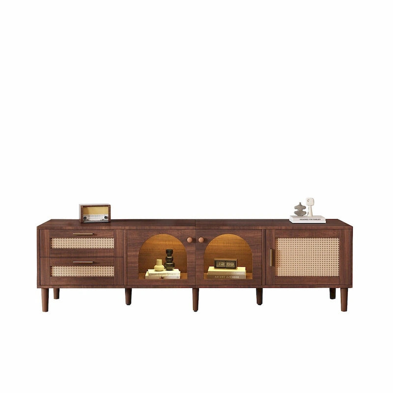 Meuble TV en MDF marron foncé avec tiroirs en rotin PE, 4 portes en verre trempé et pieds en bois massif – Unité simple