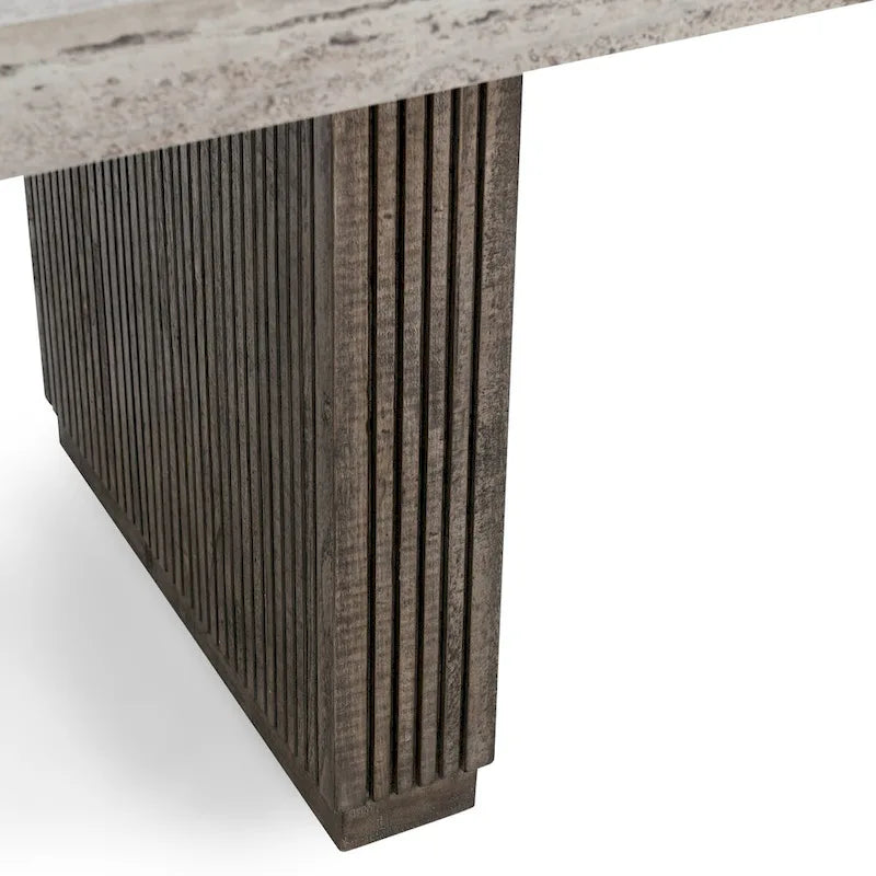 Table de salle à manger en pin recyclé marron/beige avec piètement à rainures verticales et pieds massifs – Pour 8 personnes